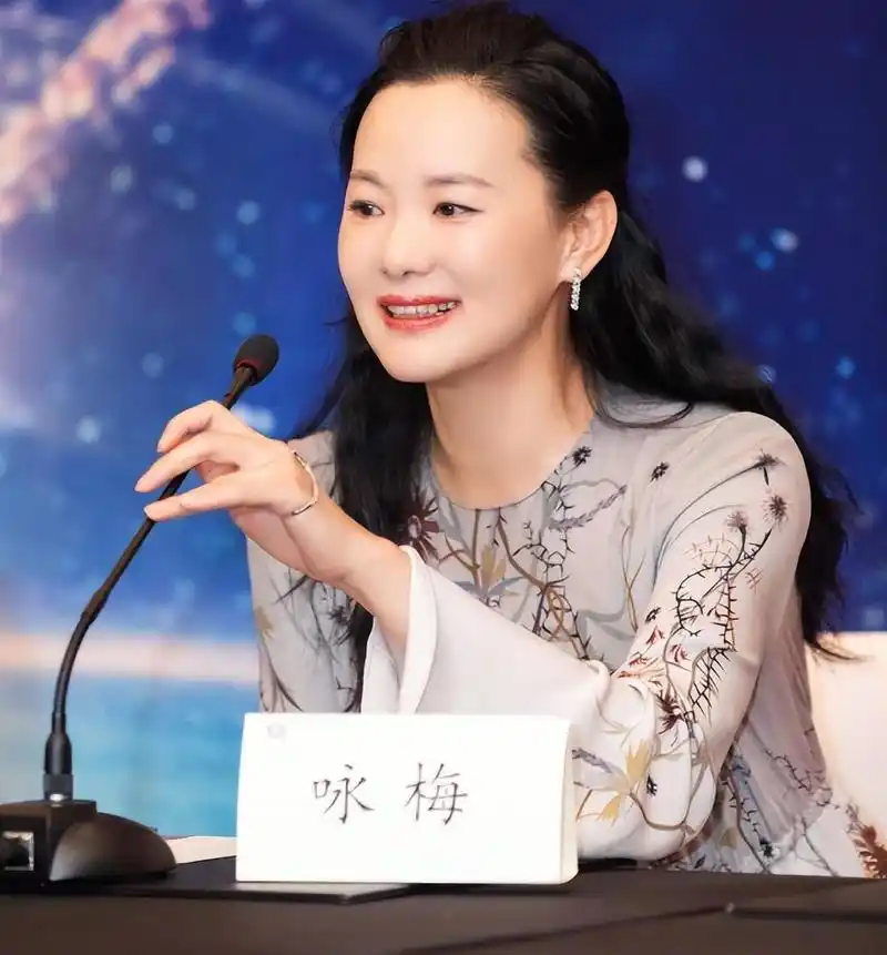 柏林影后咏梅:不为世俗所惑,勇敢做自己