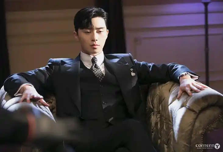 《金秘书为什麼那样》朴叙俊海量剧照上线 "漫撕男"登场帅气魅力无法