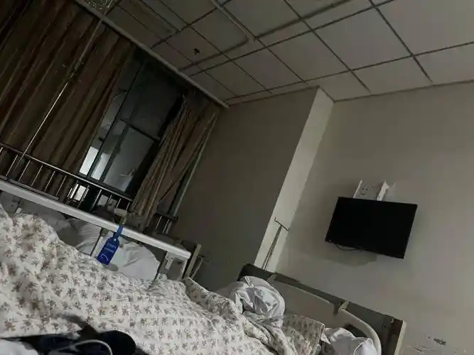 在医院待了五天,我在陪护床上写完这篇_朋友_开心_阿姨