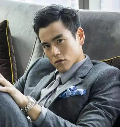 时尚背头易出型男,彭于晏高调炫帅气,长脸男士头发这样剪