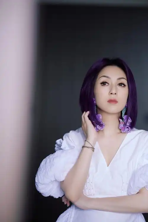 杨千嬅为歌而赞再唱经典金曲重现春娇经典台词