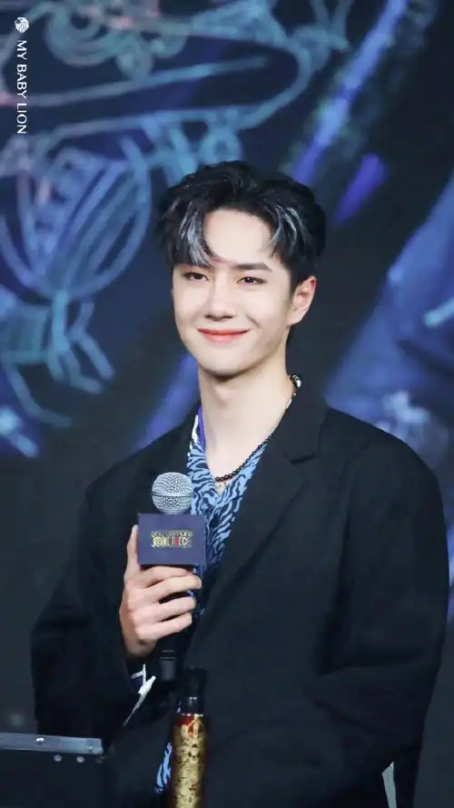 王一博灰白挑染##王一博植村秀全球品牌代言人