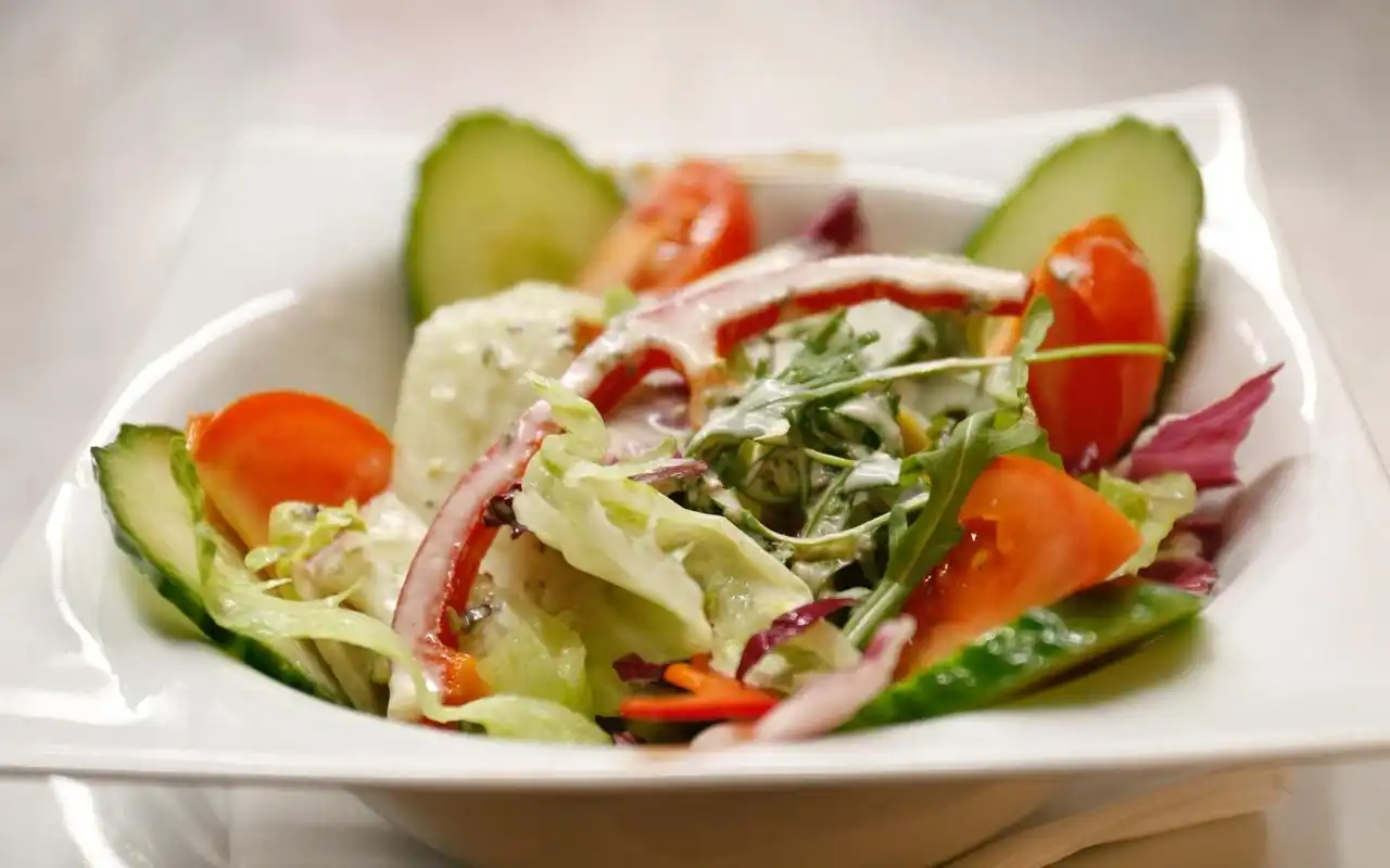 美味的蔬菜沙拉图片桌面壁纸