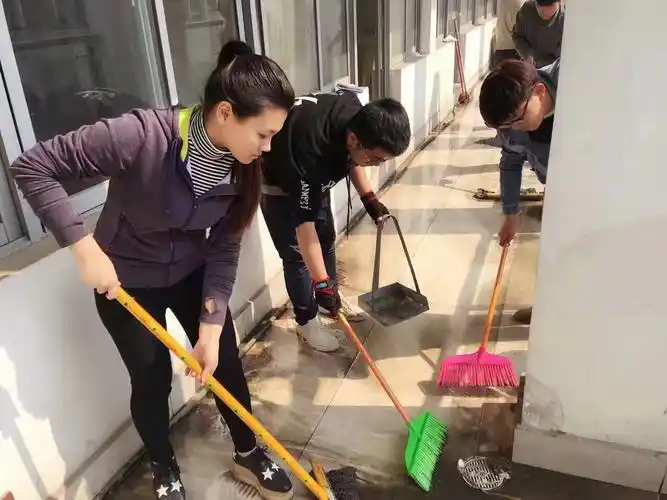 开展了雷锋月大扫除活动之后,音乐学院全体成员会继续秉承雷锋精神