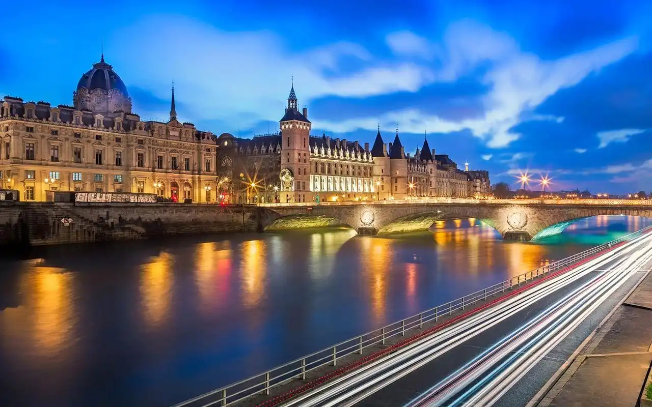 法国巴黎城市风景桌面壁纸