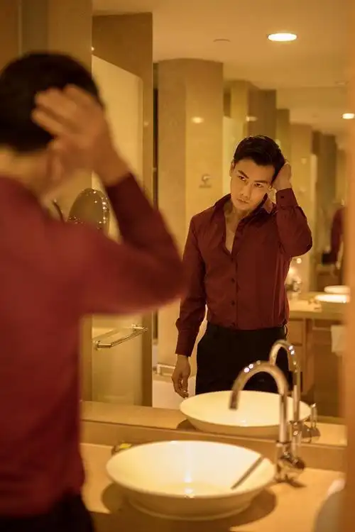 陈紫函旗袍装与戴向宇红毯玩穿越