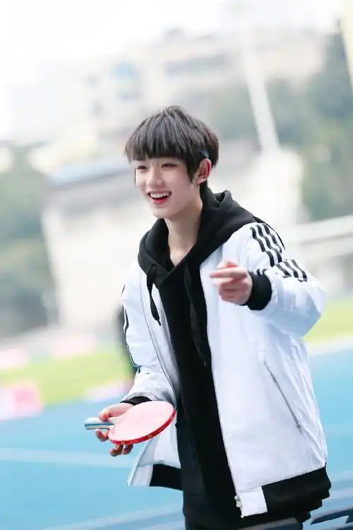 第一声#六一快乐#给我崽@时代少年团-丁程鑫出关倒计时往届优秀高考