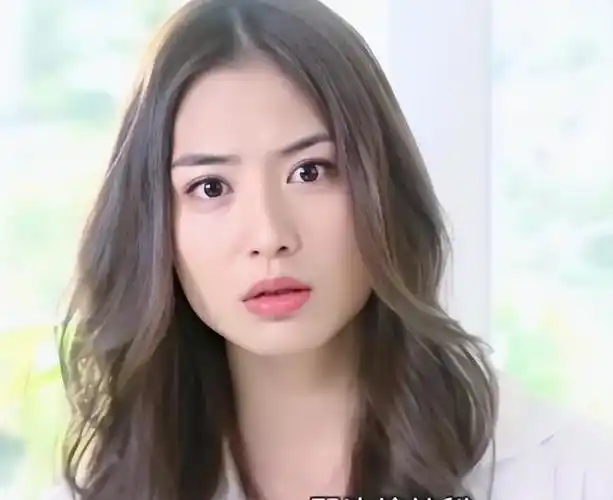 台湾名模白歆惠:浓颜美女常演事业型女性,现实中嫁豪门后隐退