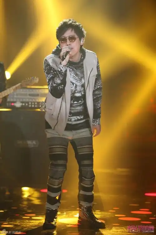 组图:歌手2邓紫棋变嘻哈女孩 动力火车首登场_内地音乐_音乐-超级明星