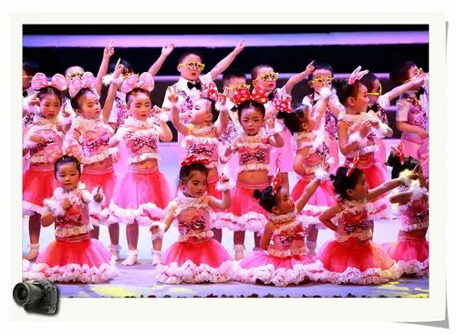 【欢乐童年 放飞梦想】巴中幼儿园小朋友六.一儿童节文艺演出(一)