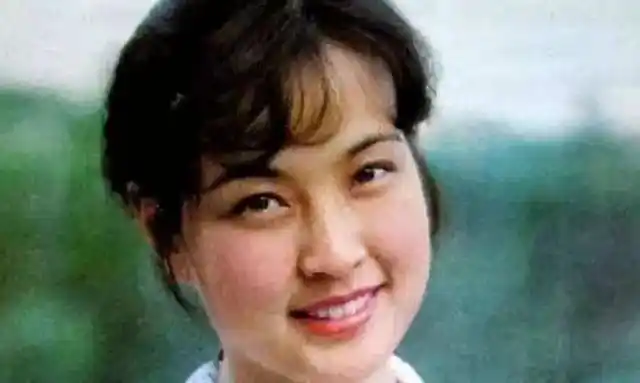 韩红年轻时很漂亮她用行动证明实力才是最重要的