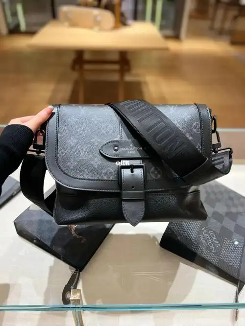 lv新款男包