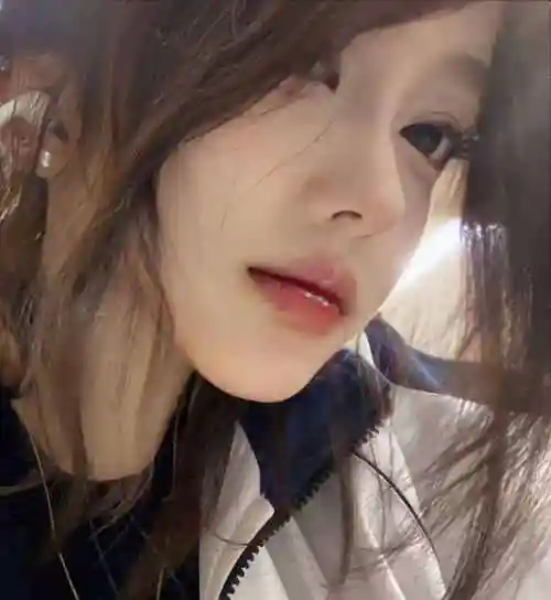 高颜值女生头像真人露脸,让男生一眼就心动的头像