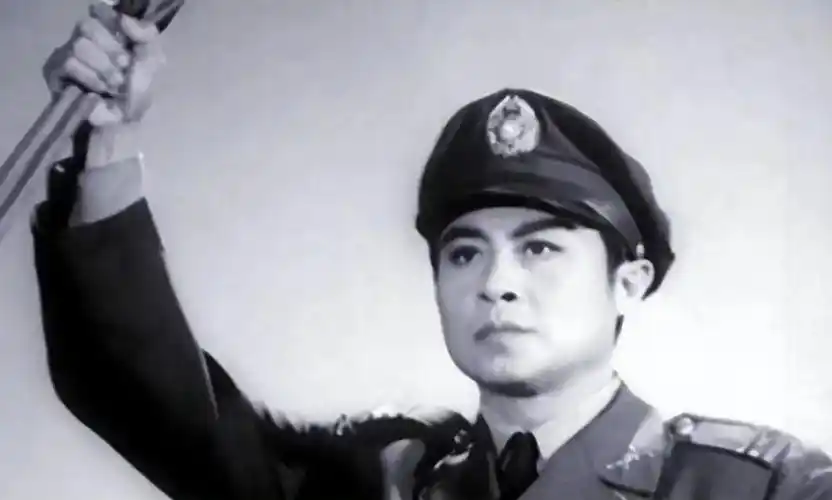 出生在东北地区,从小有文艺天赋