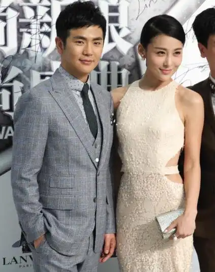 图非常静距离张晓龙贾青专访两人甜蜜热吻旁若无人