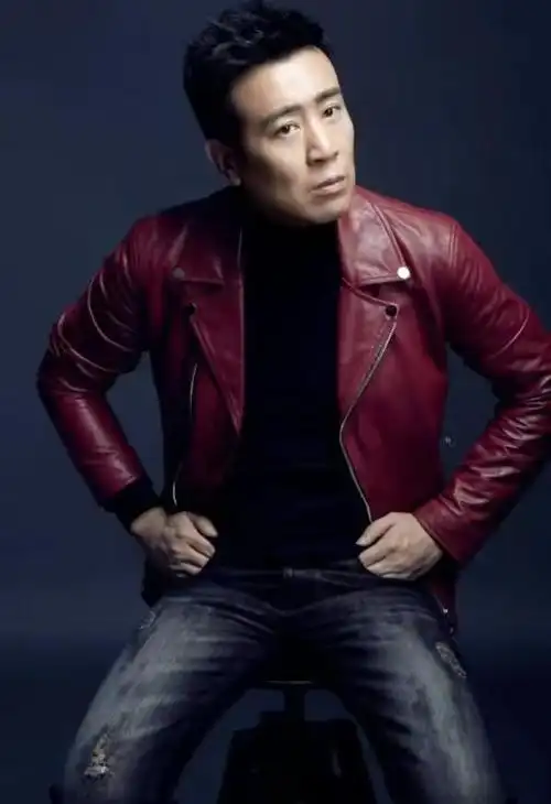 回顾演员于和伟我这辈子正确的决定就是与平凡妻子厮守终生