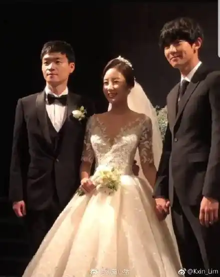 朴灿烈姐姐朴宥拉结婚,看到颜值已震惊,没想到职业更让人意外