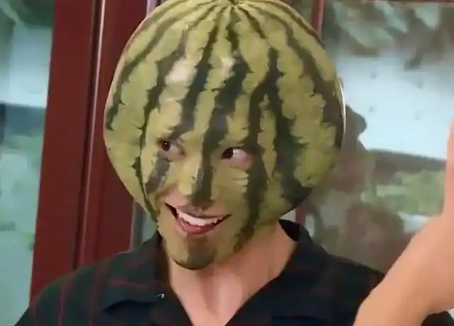 明星玩cos有多搞笑?贾玲加肥版灰原哀,还有个原创人物西瓜精?