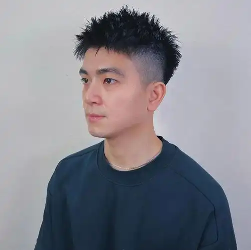 男生剪发不要只会"稍微剪短",这3款清爽发型,剪完不帅你打我