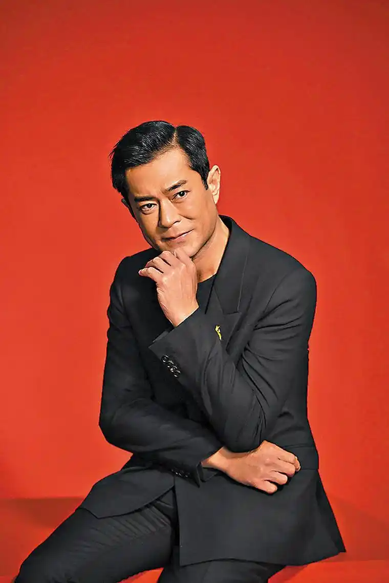 港媒古天乐刘德华郭富城郑秀文等艺人捐赠新冠病毒快速检测包