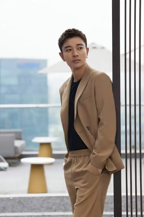 症家庭到底有多难#贾乃亮为孤独症群体加油:晒与星星合影的最新照片