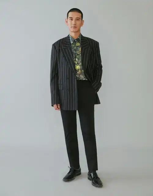 蒲巴甲曝光秋日写真绅士与雅痞之间收放自如