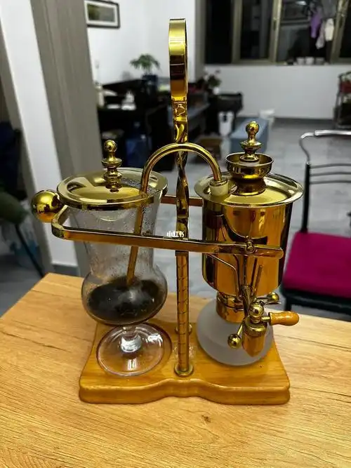 清晨的第一杯咖啡,手工研磨