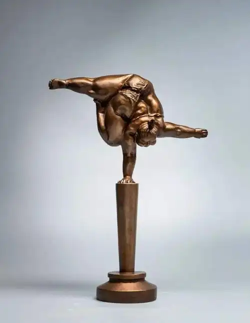 媒体热议许鸿飞为技惊四座设计奖杯