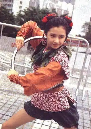 景甜素颜洗脸后再放飞自我,扮演女版哪吒不是最美