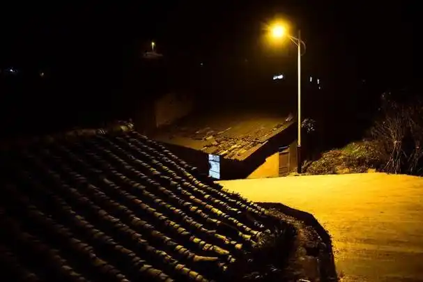 农村也有夜景了,这个夜景您打几分?