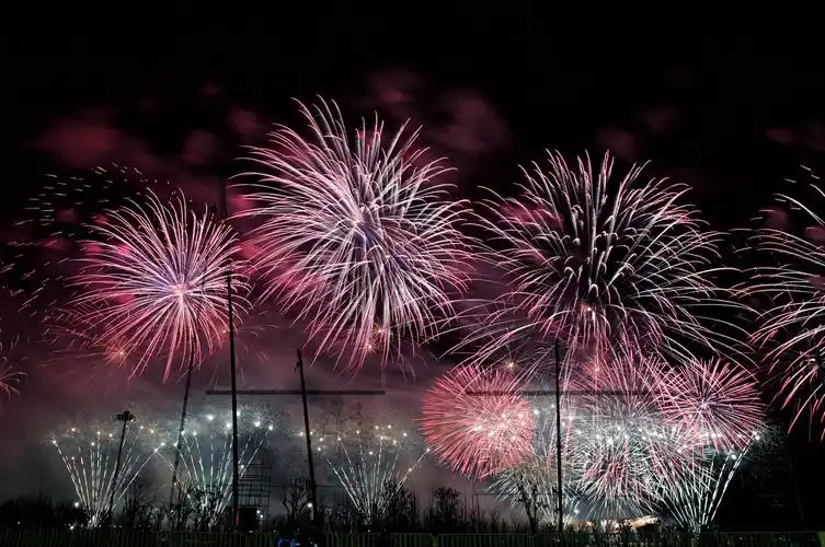 2021新年烟花秀 璀璨绽放滴水湖