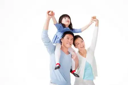 一家人三口图片