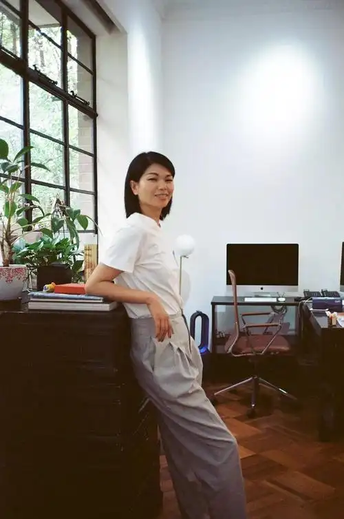 吕燕:如果我还拿模特的身段来创业,肯定成不了 | label-who