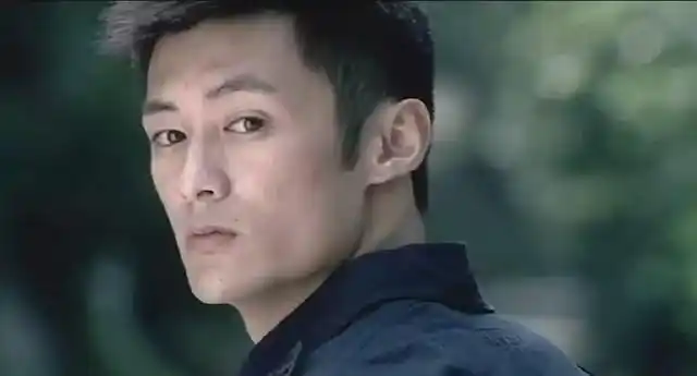 《无间道》经典人物剧照,陈冠希余文乐到刘德华梁朝伟蜕变