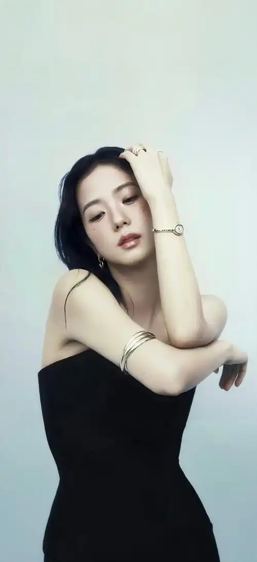 jisoo金智秀壁纸精选,高清画质,细腻呈现她的每一个动人瞬间