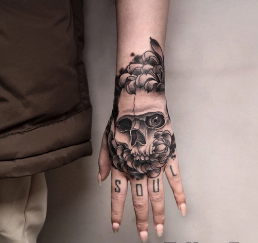 超个性男生手背纹身图案设计2