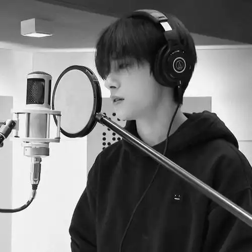 易烊千玺《长津湖》生图曝光,久日不见状态依旧,不愧是天花板