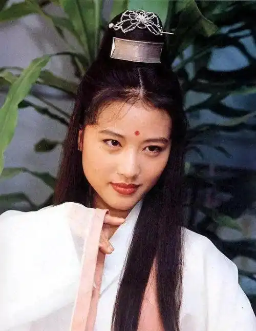 回顾周海媚从假小子到真女人为爱痴狂30年