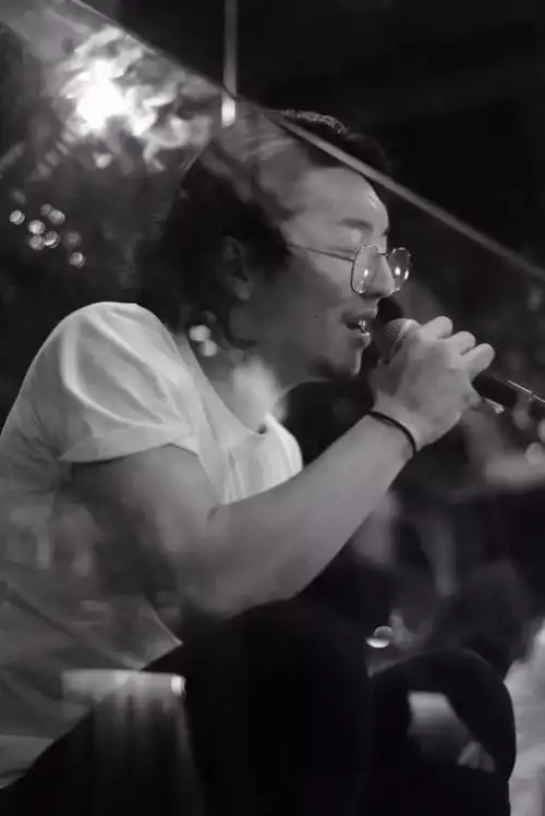 专访亚森爱唱流行歌曲的哈萨克小哥二到成为渣男