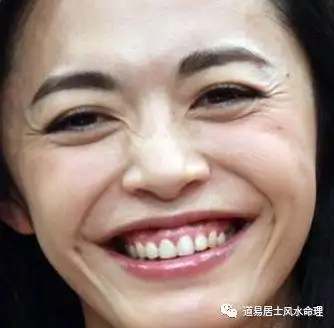 男人鼻子两边有八字纹好吗_男人有鱼尾纹_男人法令纹有痣