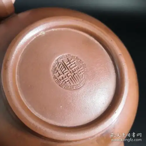 紫砂壶周桂珍款