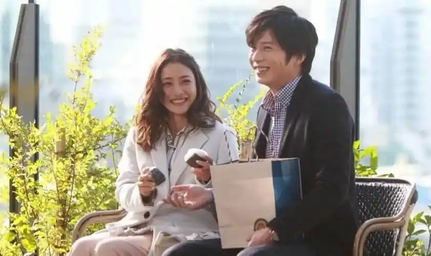 伦理剧朝5晚9帅气和尚爱上我当佛缘撞上纽约梦笑泪交织的恋爱奇缘