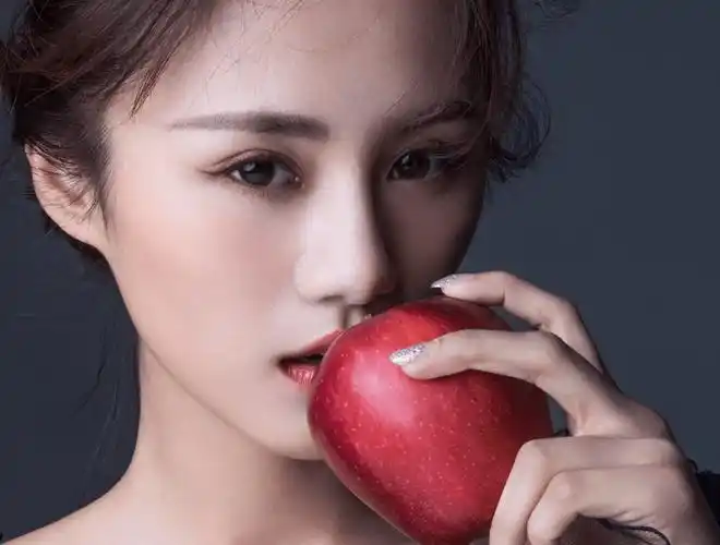 年轻演员安悦溪,出演很多大火电视剧,这么多年依旧少女感十足_作品