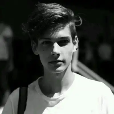 钟情欧美男头大叔气满满鲜肉也不缺