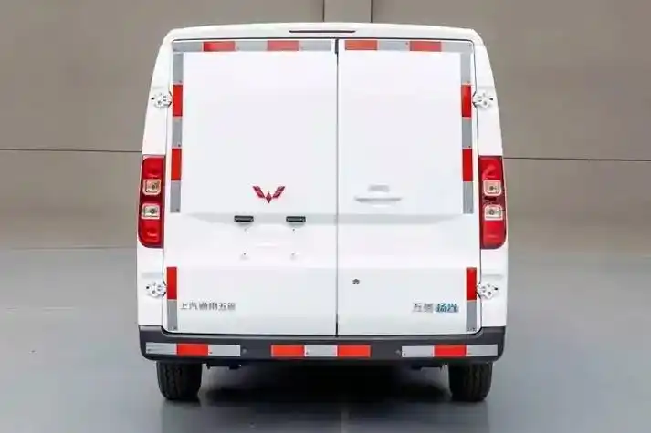 五菱宏光成为过去式?新款扬光上市,配置拉满