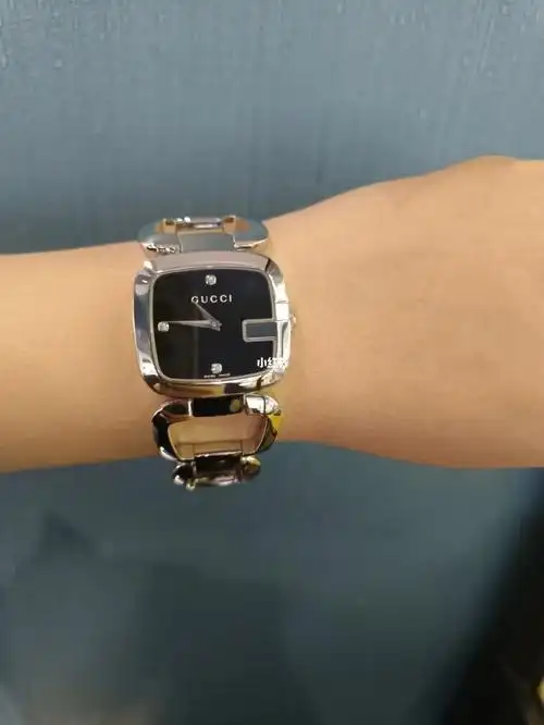 gucci腕表手链款时尚方形设计