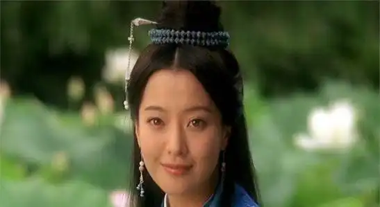 韩国电影业火得一塌糊涂,这也让《神话》的导演看到了她身上的商业