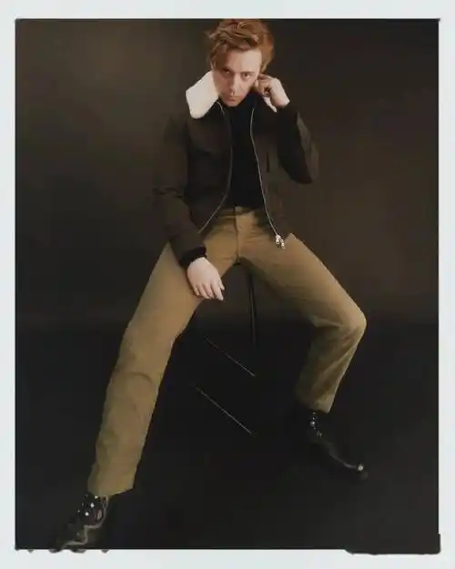 英国男星杰克劳登时尚写真大片金发男神风度翩翩