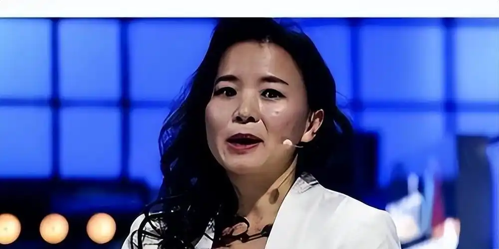 图文万粉激励计划#但是就有这样一位贪心不足蛇吞象的主持人,一边在