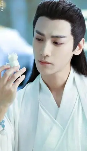 《香蜜沉沉烬如霜》中火神旭凤可以说也是小编最放在心尖上的古装美男